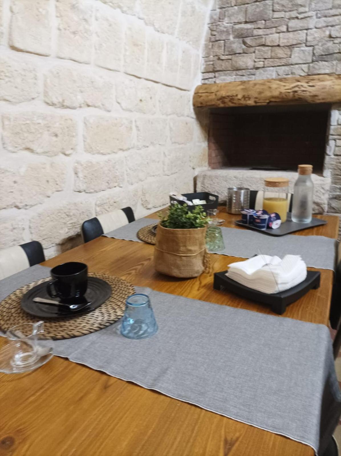 Room Pietra Bianca Корато Экстерьер фото
